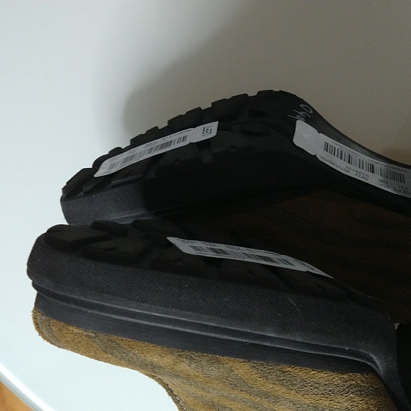 OTBT Split In Tiger Print Chunky Heel Block Mules - Picture 6 of 6